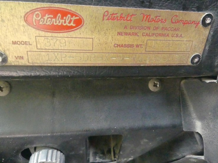 1994-peterbilt-379-image-24