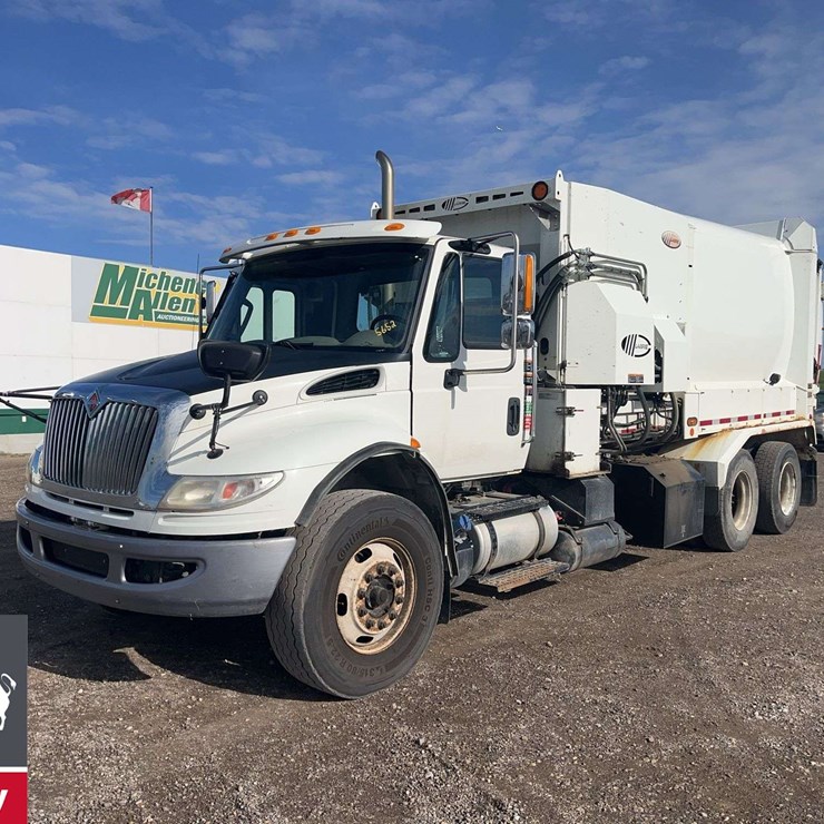 2017 INTERNATIONAL WORKSTAR 7400