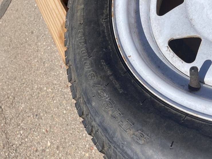 #8787-•-(2)-trailer-tires-image-4