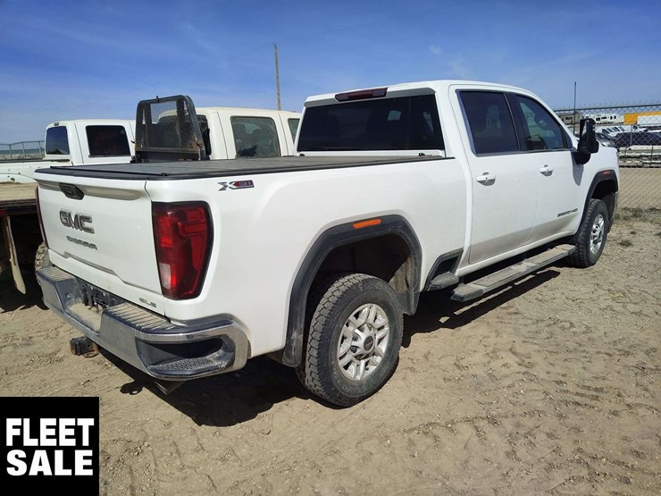 2023-gmc-sierra-2500hd-image-3