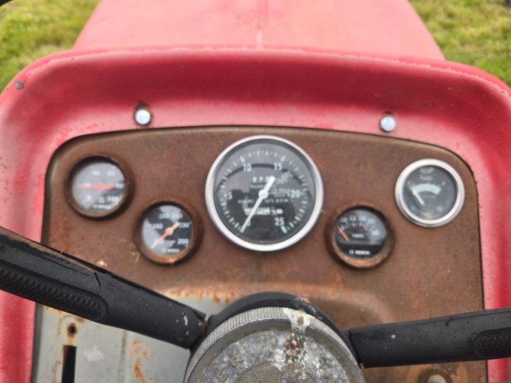 massey-ferguson-175-image-27