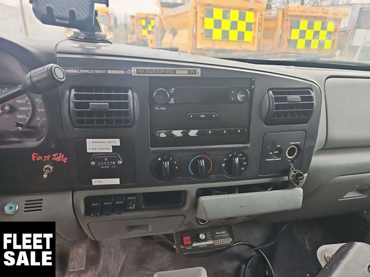 2006-ford-f550-image-30