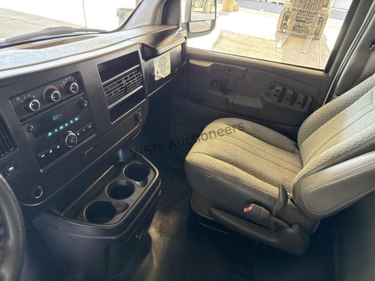 2009-chevrolet-express-1500-image-26