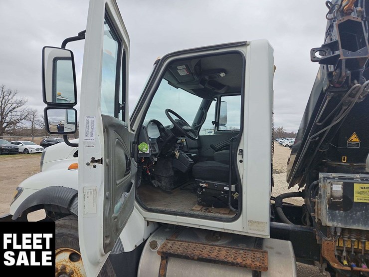 international-workstar-7400-image-19