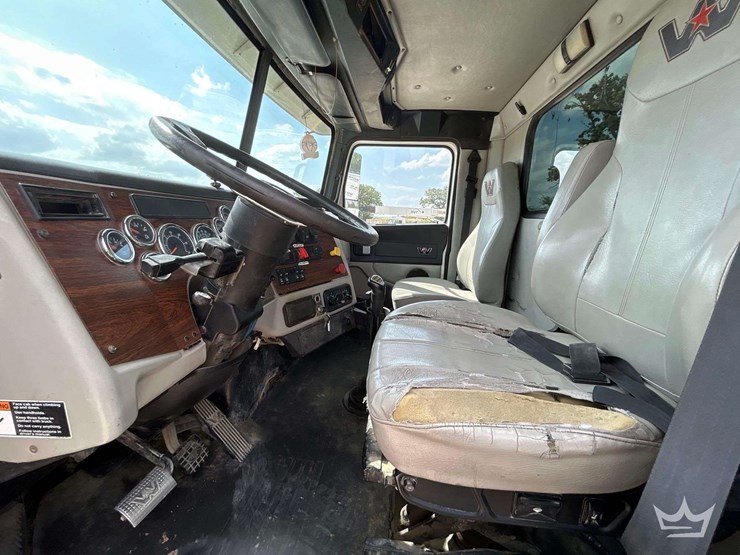 2016-western-star-4900-image-13
