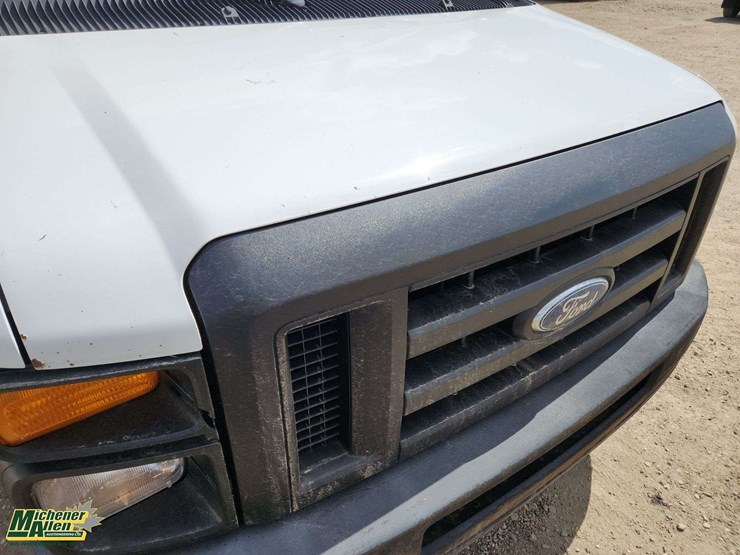 2008-ford-e350-image-32