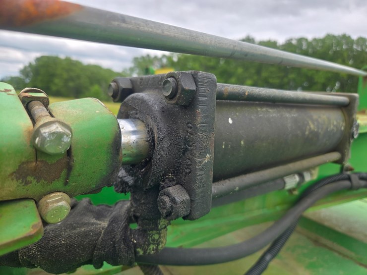 john-deere-630-image-27