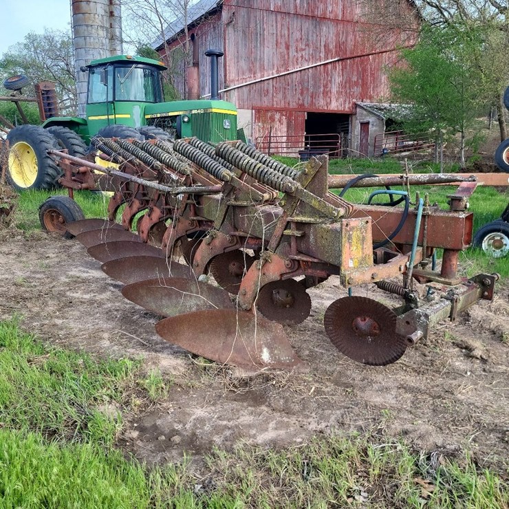 White 6 Bottom Moldboard Plow