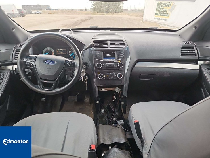 2018-ford-explorer-image-34