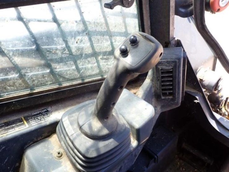 2019-deere-320g-image-15