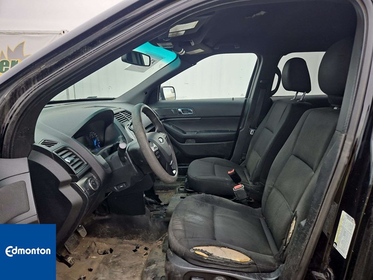 2016-ford-explorer-image-38
