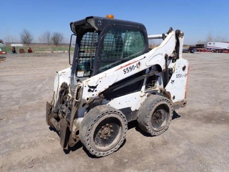 2014-bobcat-s590-image-1