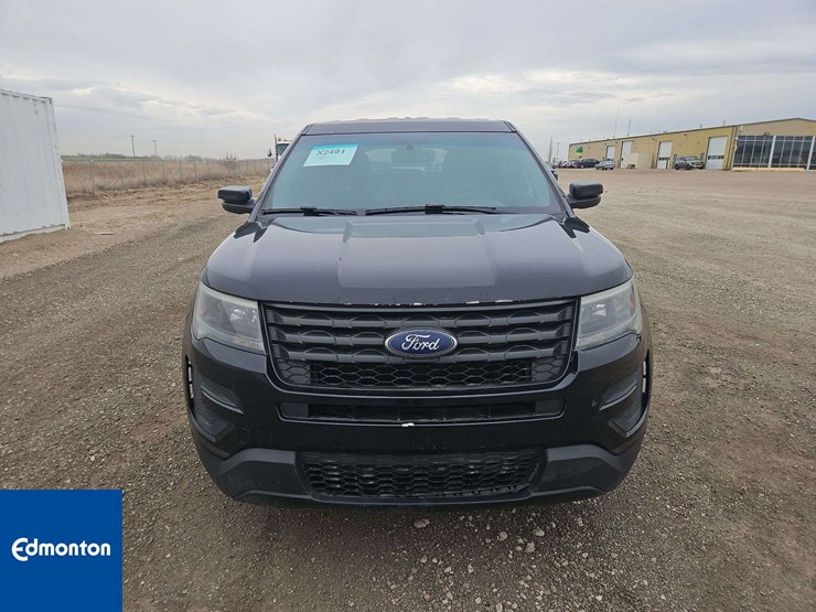 2016-ford-explorer-image-8