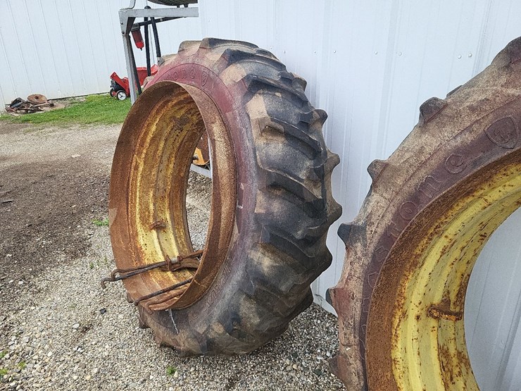 (1)-pair-of-firestone-15.5-38-t-rail-duals-w/hardware-and-hooks-image-17