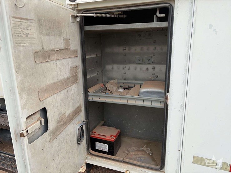 2005-international-durastar-4300-image-36