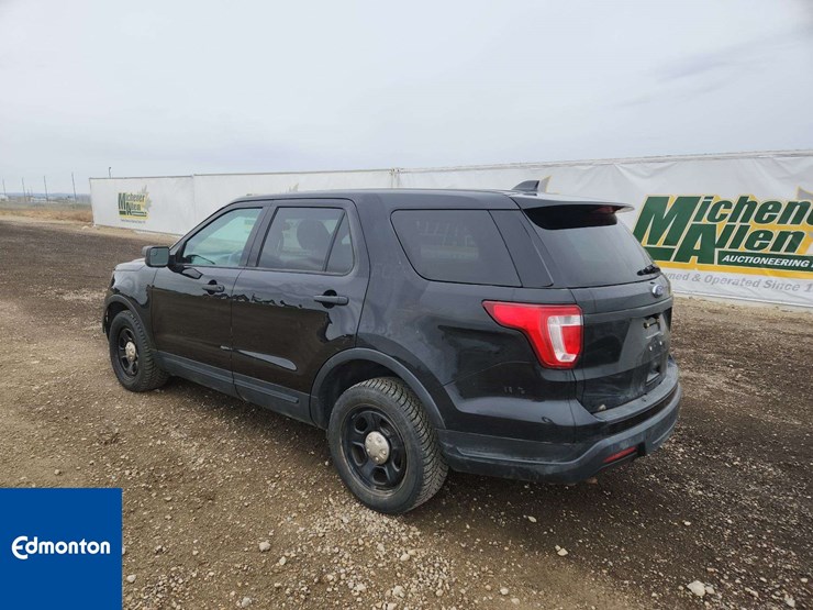 2018-ford-explorer-image-3