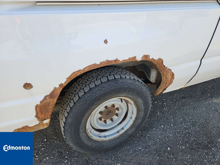 2011-ford-cargo-image-43