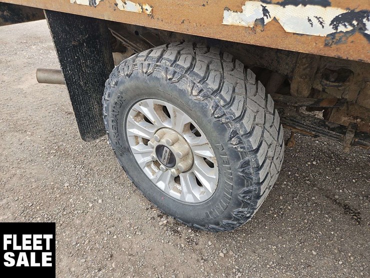2022-ford-f350-image-24
