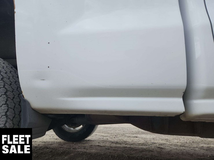 2015-chevrolet-silverado-1500-image-32