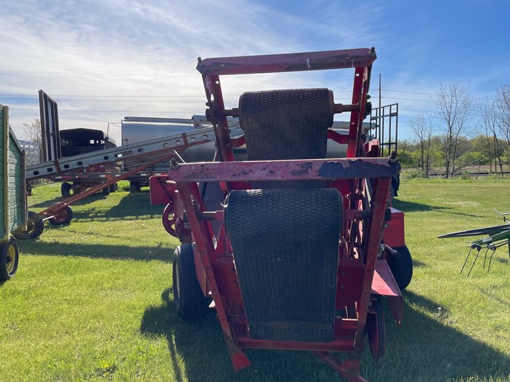 massey-ferguson-124-image-4