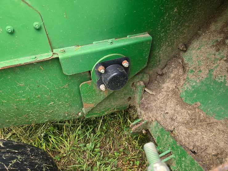 john-deere-630-image-28