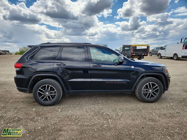 2017-jeep-grand-cherokee-image-9