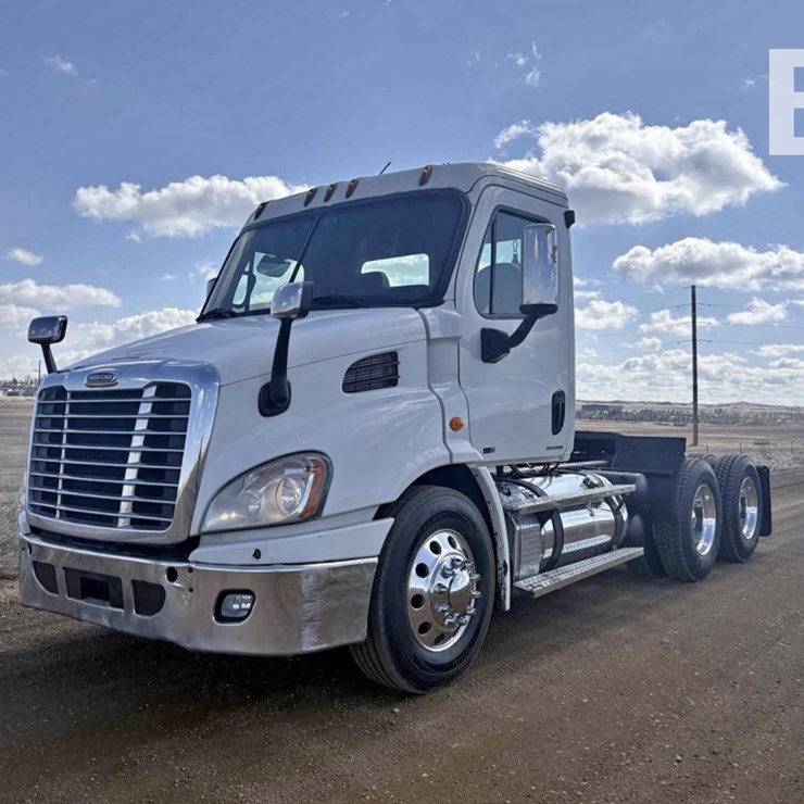 2013 FREIGHTLINER CASCADIA 125