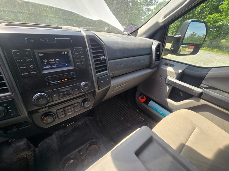 2017-ford-f550-image-41