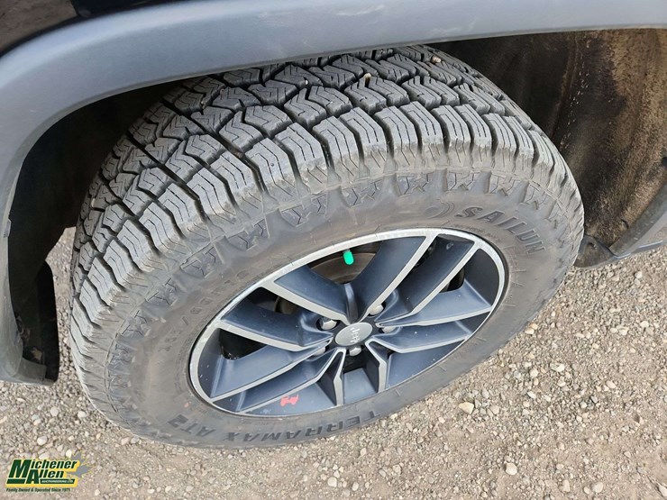 2017-jeep-grand-cherokee-image-11