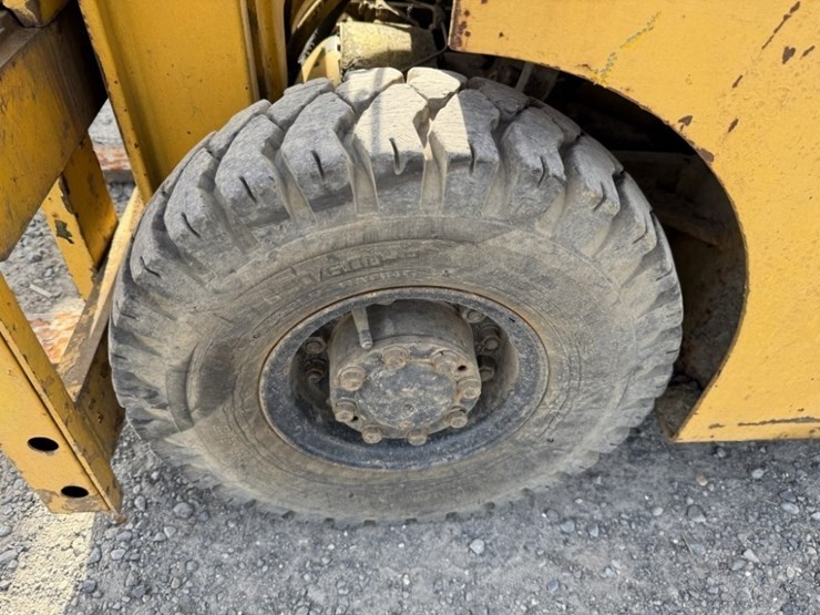 nissan-nfg101-forklift-image-13