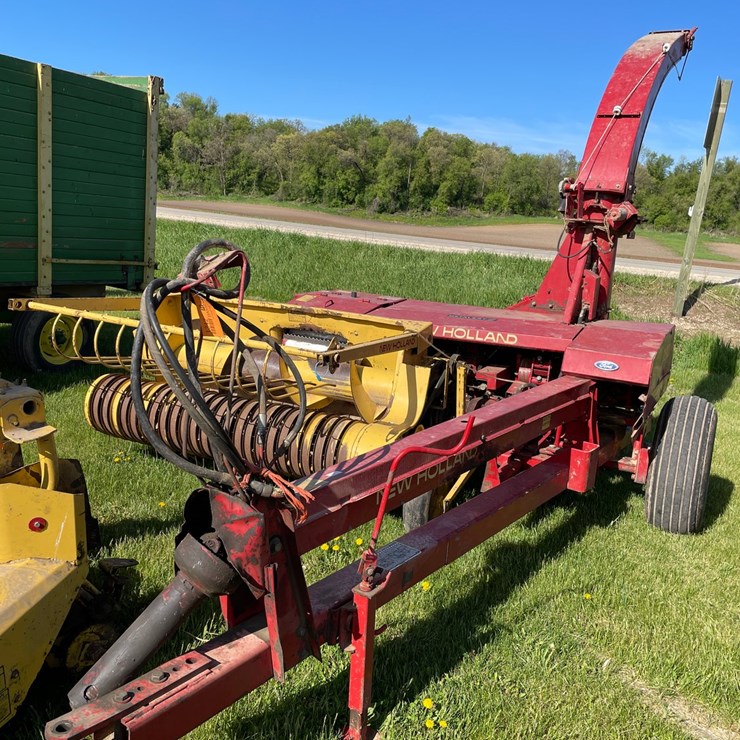 NEW HOLLAND 790