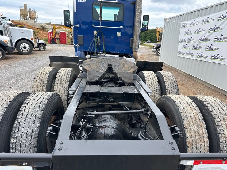 2016-peterbilt-579-image-8
