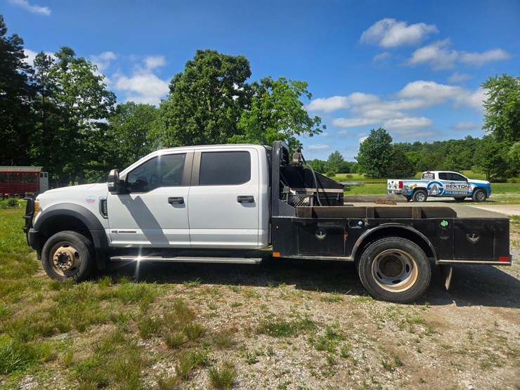 2017-ford-f550-image-8