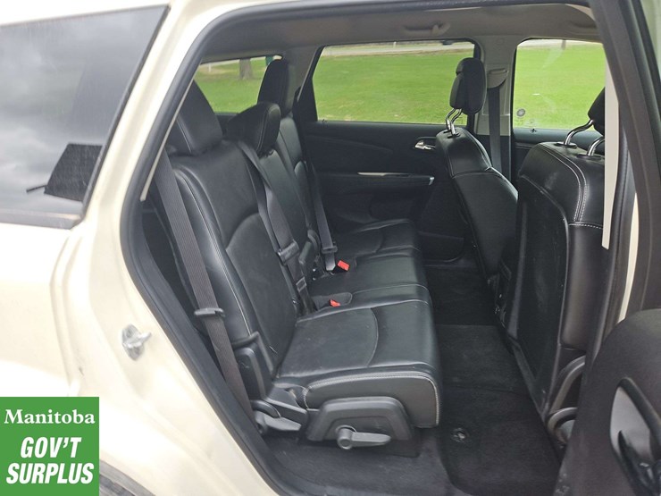 2012-dodge-journey-image-16