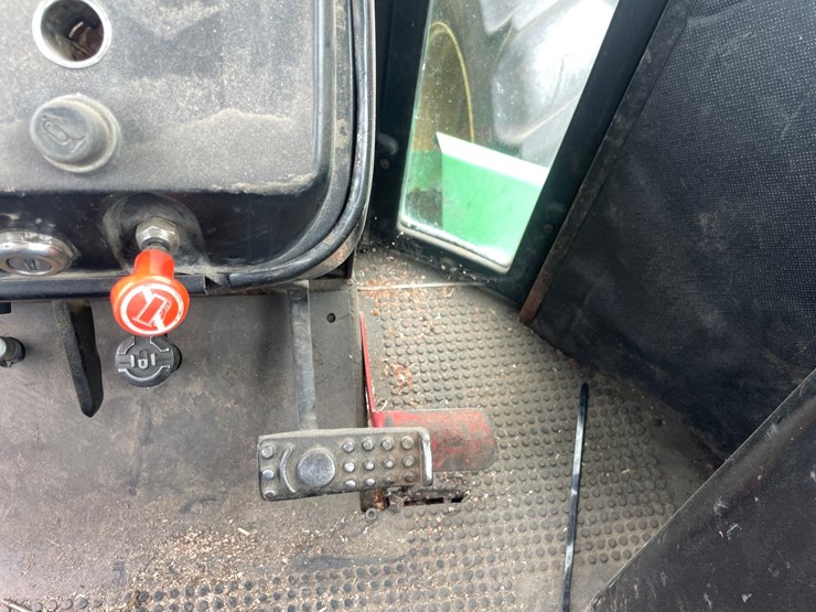 john-deere-8640-image-25