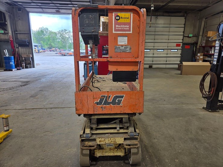 1999-jlg-2032-e2-electric-scissor-lift-image-10