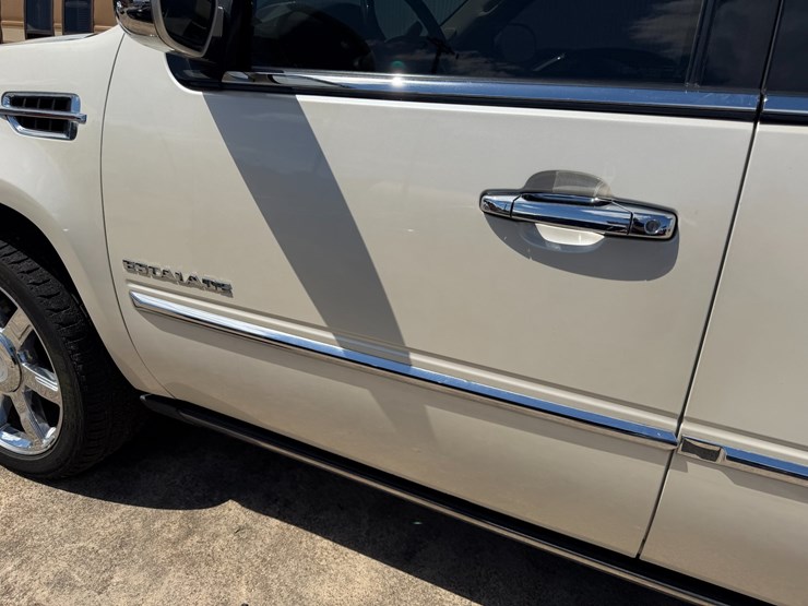 2007-cadillac-escalade-image-30