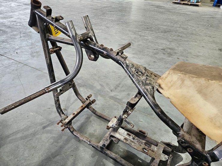 #6274-•-motorcycle-frame-and-gas-tank-image-13