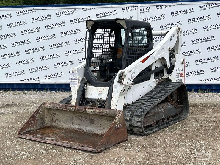 skid-steer-image-1