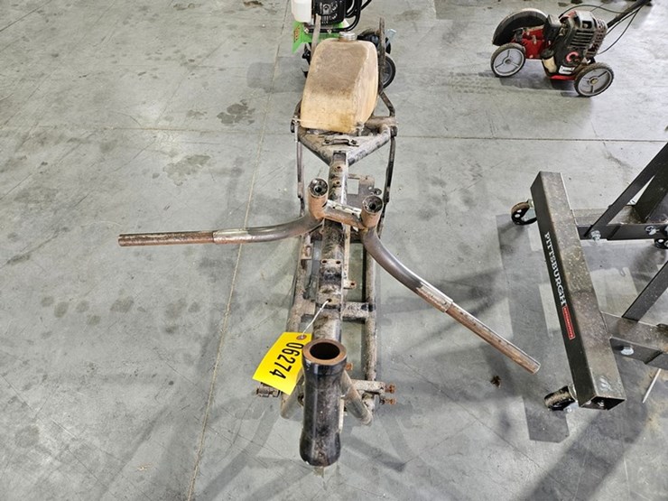 #6274-•-motorcycle-frame-and-gas-tank-image-7