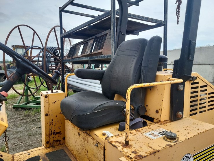 stone-rhino-roller-image-15