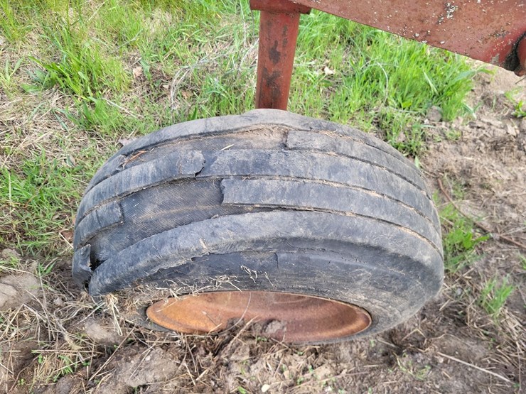 white-6-bottom-moldboard-plow-image-17