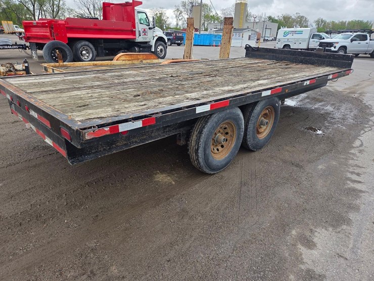 1999-18'x102"-flatbed-trailer-image-9
