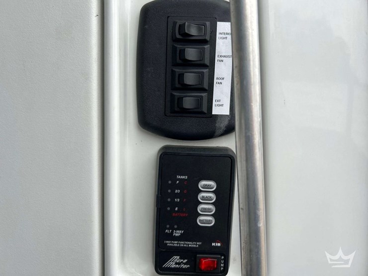 2021-mercedes-benz-sprinter-4500-image-33