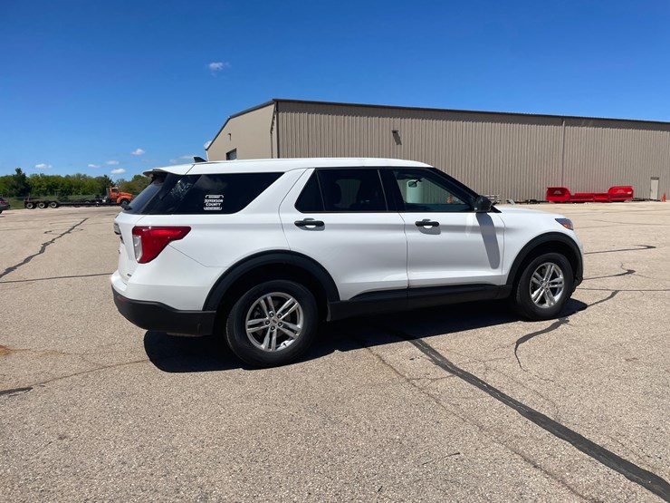 2022-ford-explorer-image-5