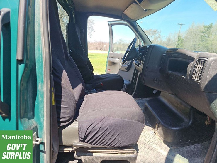 2005-gmc-topkick-c5500-image-28