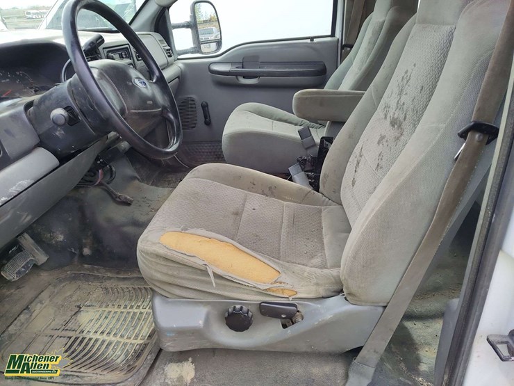 2003-ford-f550-image-13