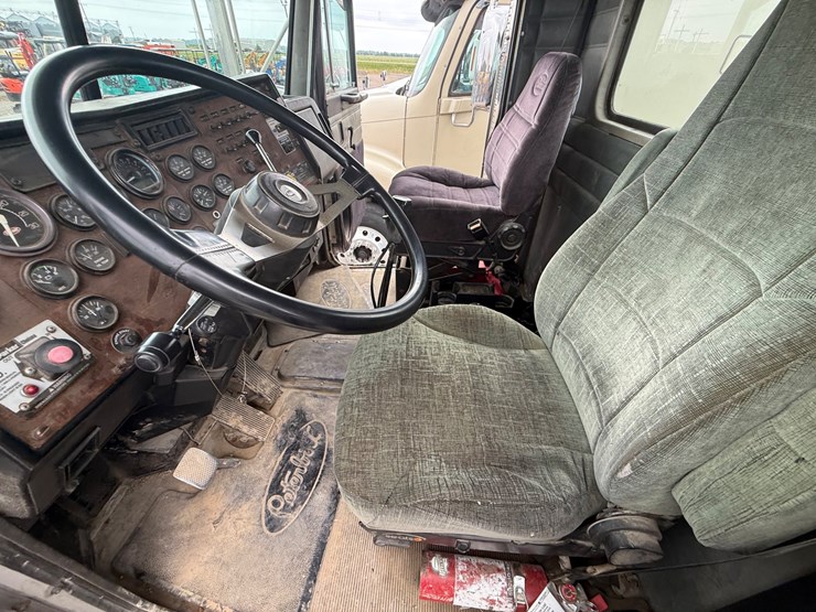 peterbilt-357-image-50