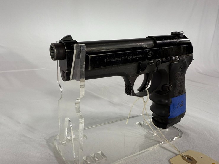#12-•-beretta-96d-40-pistol-ber195967-image-2