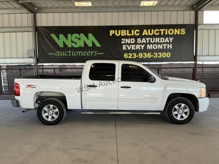 2011-chevrolet-silverado-1500-image-1